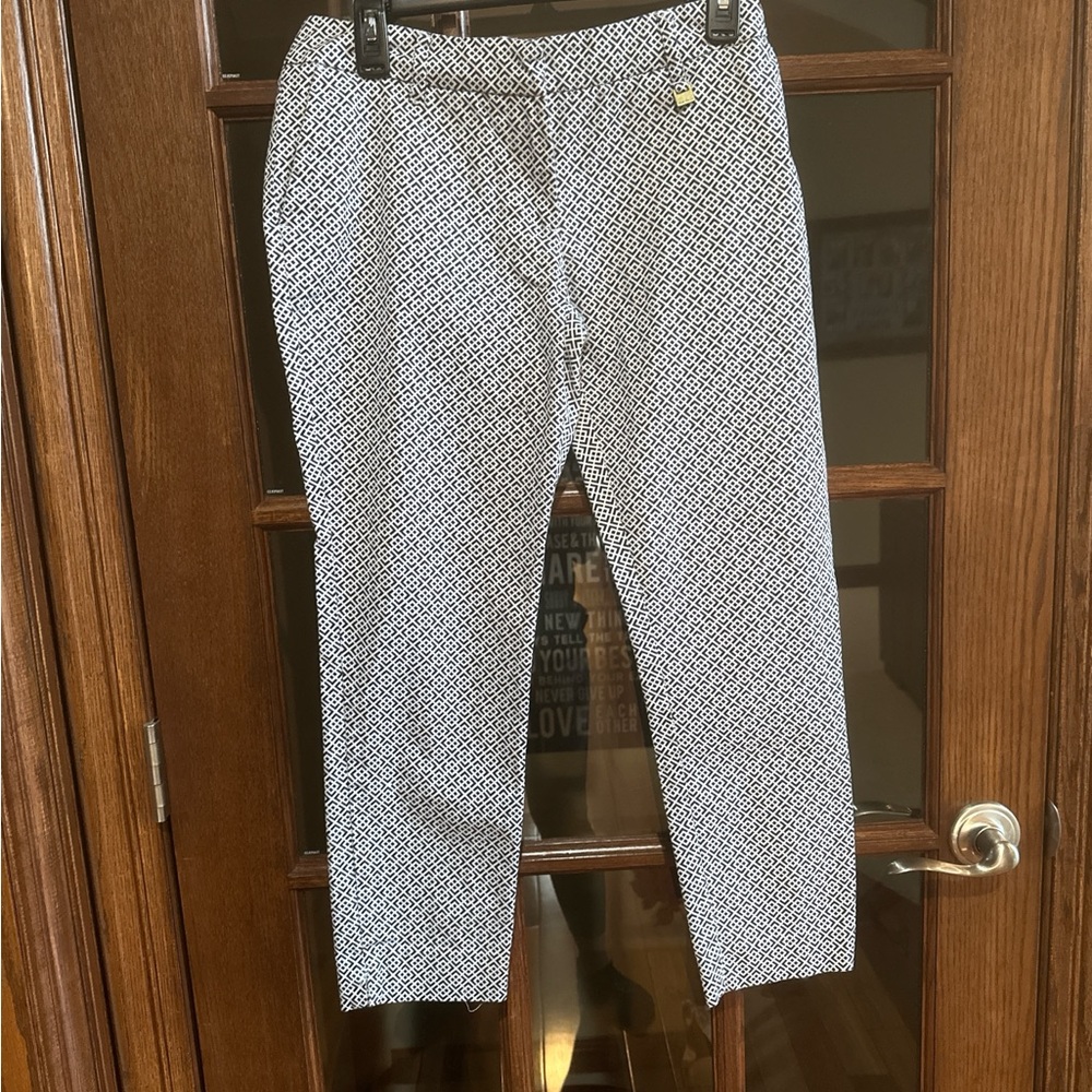 Natica Women’s white with blue square Patterned capris